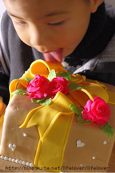 第一個翻糖蛋糕作品 第一個翻糖蛋糕作品