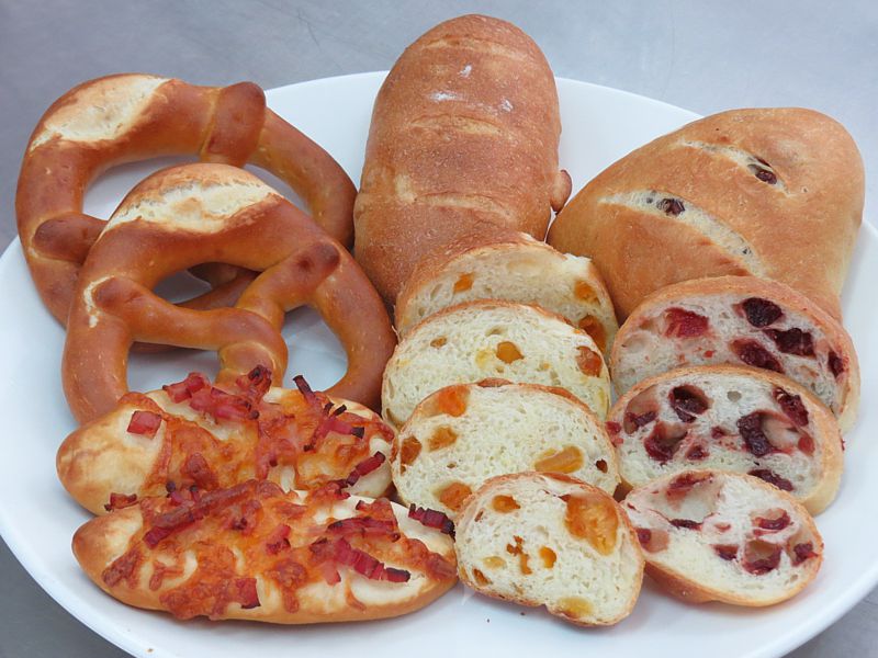 德國結、鹼麵包,草莓、芒果、橘子果乾麵包 (烘焙日語: 烘焙 交換 日語 活動 ~ 20140223) 德國結、鹼麵包,草莓、芒果、橘子果乾麵包 (烘焙日語: 烘焙 交換 日語 活動 ~ 20140223)