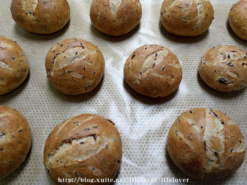 紫米桂圓麵包 紫米桂圓麵包