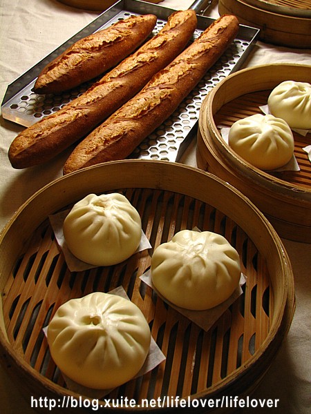 用台製中筋麵粉製做法國麵包及包子