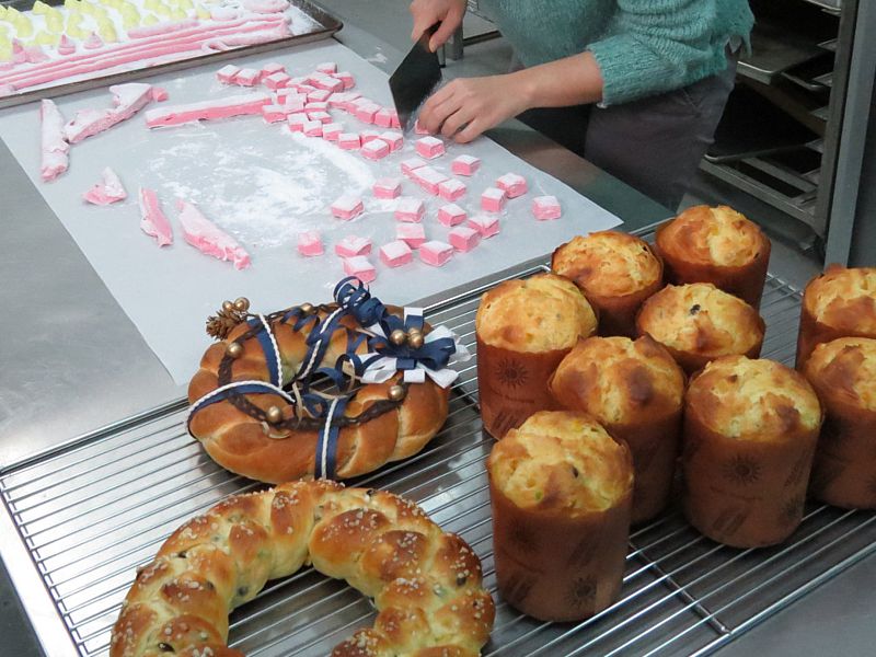 義大利聖誕麵包(潘納多妮Panettone)、聖誕花圈、棉花糖~